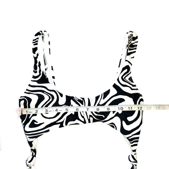 NWT Forever 21 • Bathing Suit, One Piece, Cut out Front and Back, Small - Picture 4 of 7